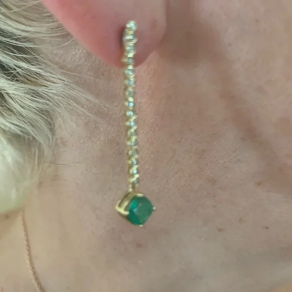 14k emerald and diamond earrings. - Picture 5 of 7
